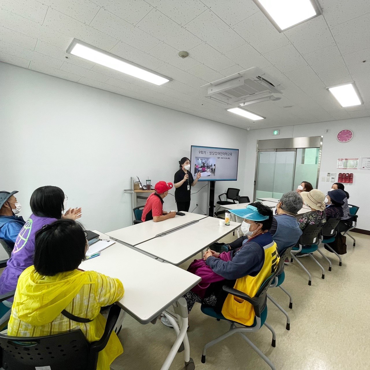 273d7619adf9b64a224d7038010c637e.jpg